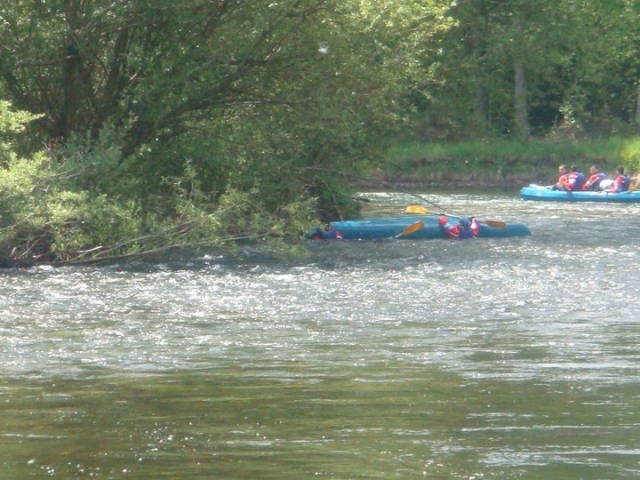 Discesa del fiume in canoa 